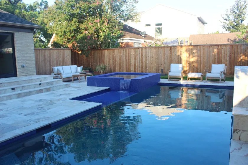 Blue Pool House - Image 1