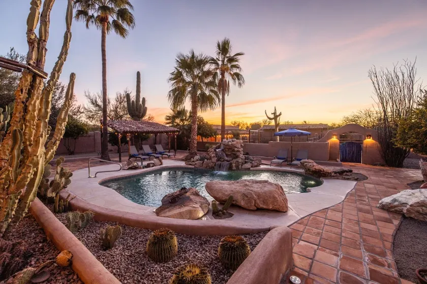 Luxury 5BR: Pickleball, Heated Pool, Near Golf - Image 1