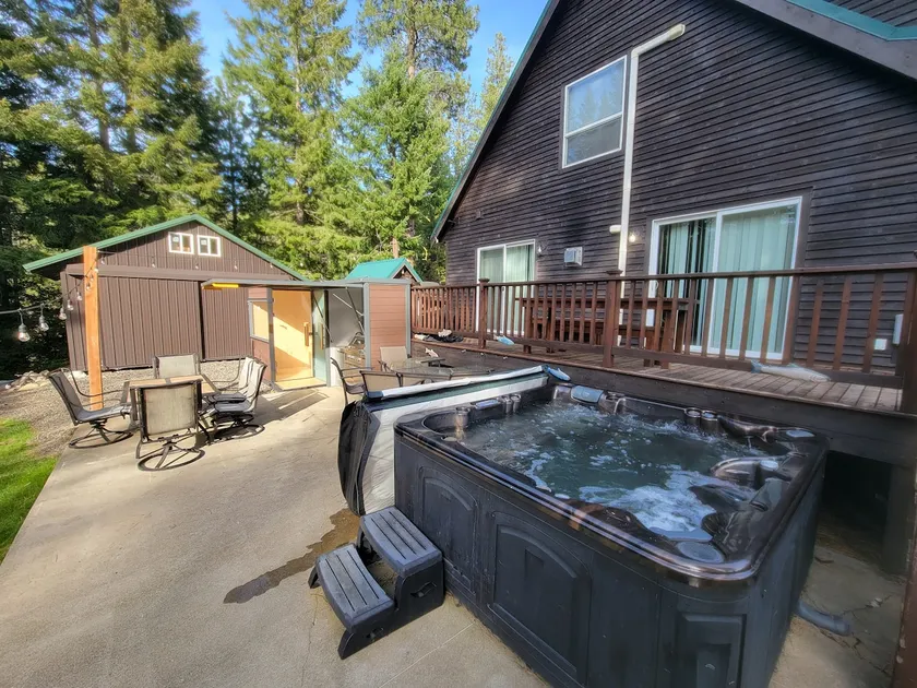 Cozy Cabin with hot tub, Sauna& outdoor kitchen! - Image 1