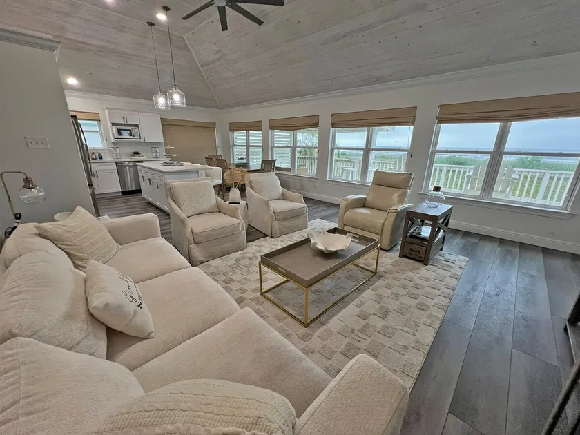 Breakaway - Beachfront - Island Realty - Image 1