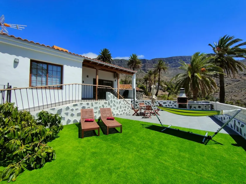 Casa Mercedes: sunset with panoramic views of the sea and the mountains. - Image 1