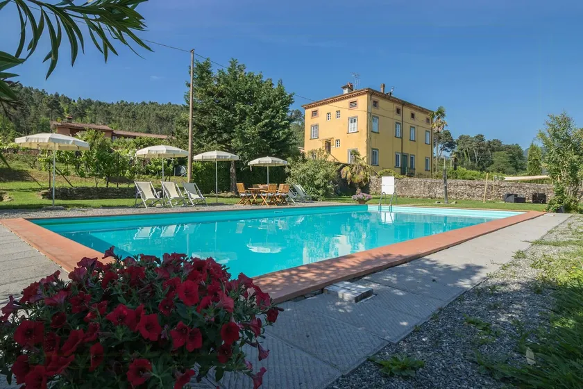 Sara Spacious Private Pool Apartment Near Lucca - Image 1