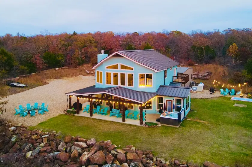 Lakeview, 2 homes, new hot tub - Image 1