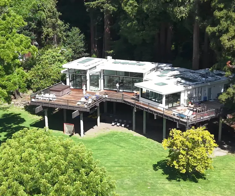 Contemporary River Retreat: Private Dock & Hot Tub - Image 1
