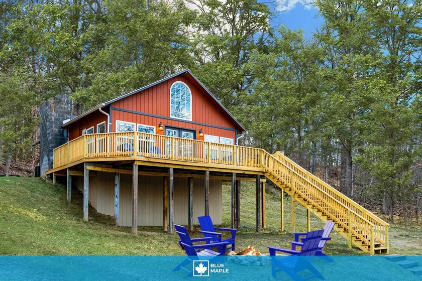 Loft cabin w hot tub, deck & fire pit - Image 1
