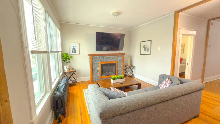 The Rustic Home Albany NY - 3 Bedroom Private Second Floor Apartment - Image 1