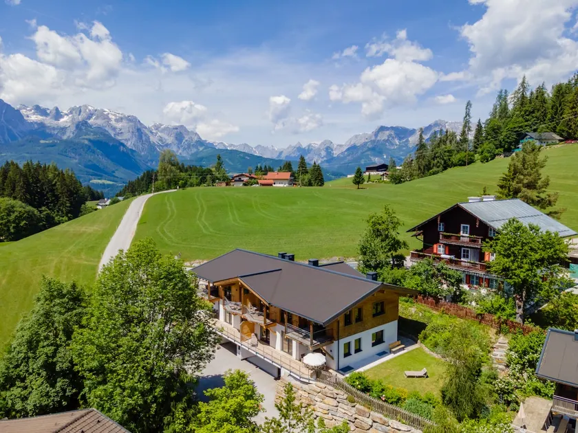 Spacious & luxurious apartment with sauna near ski lift - Image 1