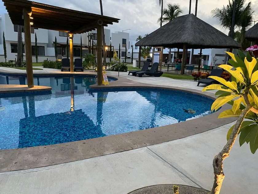 A beach two minutes away. A spacious house in an exclusive area - Image 1