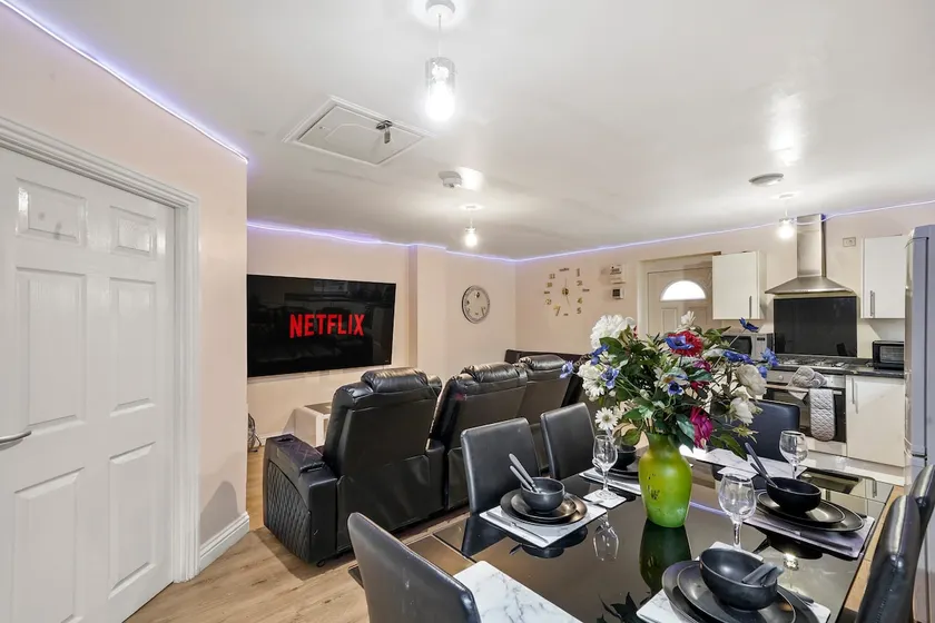 Cinema room Bungalow one bedroom Ap - Image 1