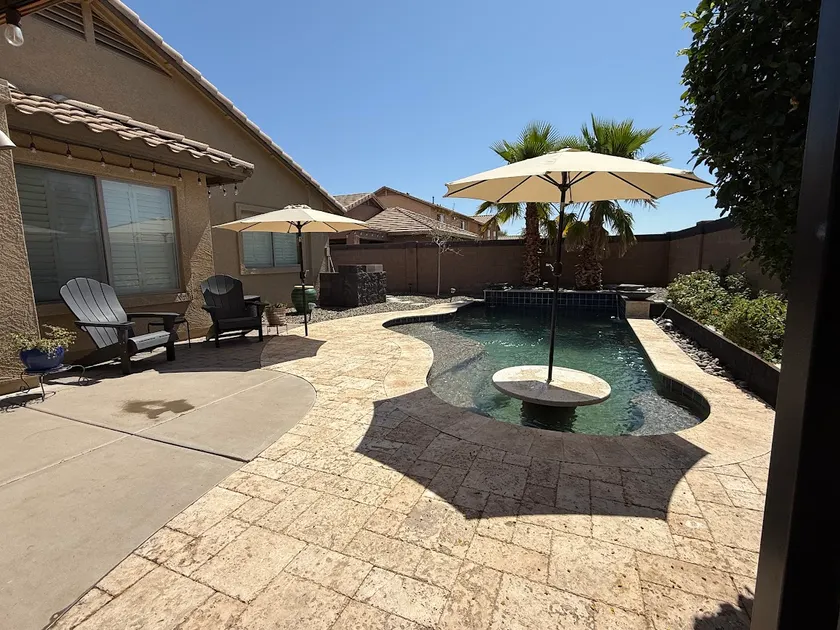 Pool with ”Baja Shelf” & water features to enjoy! - Image 1