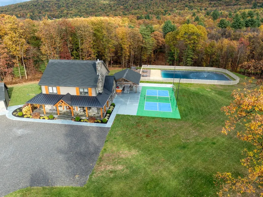 Pickleball - Swim Pond - Hot tub - Views - Image 1