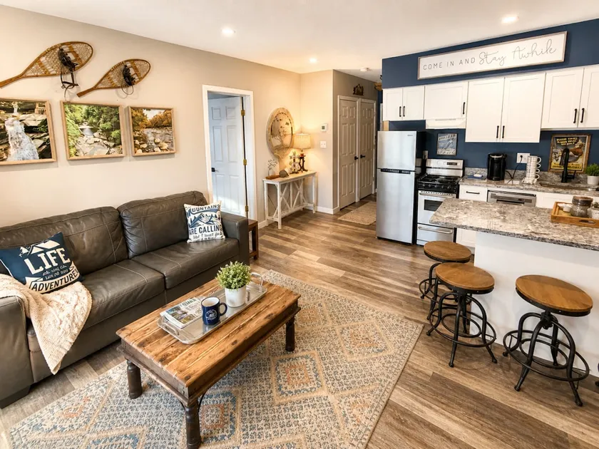 Renovated 1 Bedroom Sleeps 5 Mountain Views Indoor Pool Near Loon - Image 1