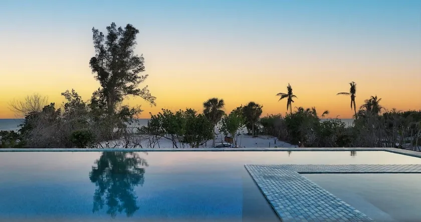 Beachfront home with a pool and gorgeous views! - Image 1