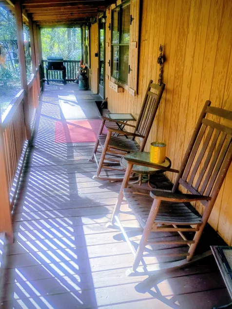 Private Country Farmhouse Cottage Close To Beaches - Image 1