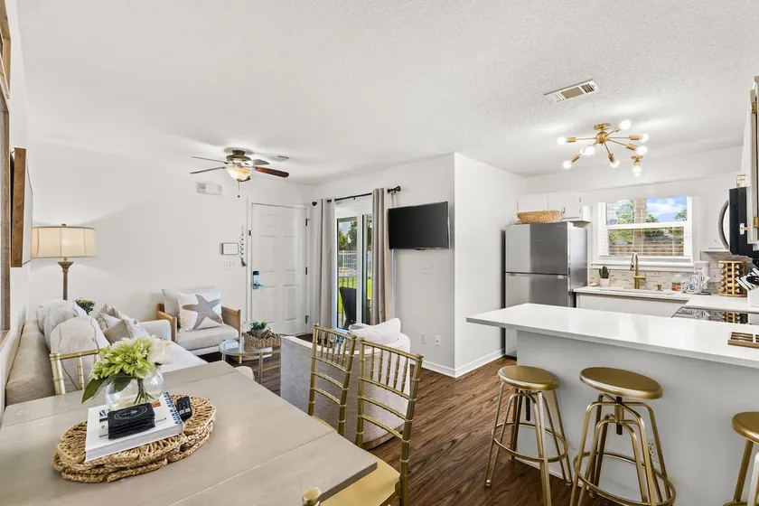 2 bd/2ba condo! ~Sleeps 5!~ Tennis courts, pickle ball and pools! - Image 1