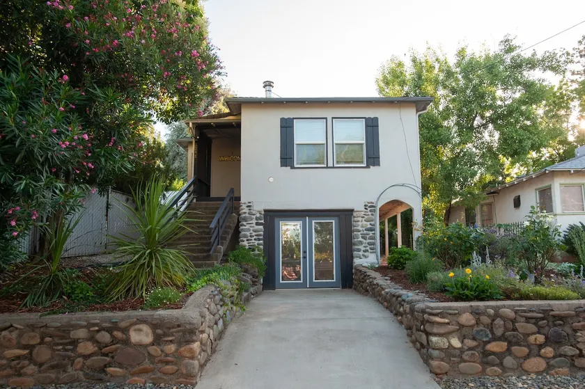 Vintage 2 BR Home near Downtown and Trails - Image 1