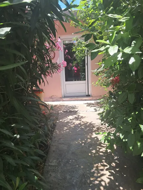 Granny's house - Image 1