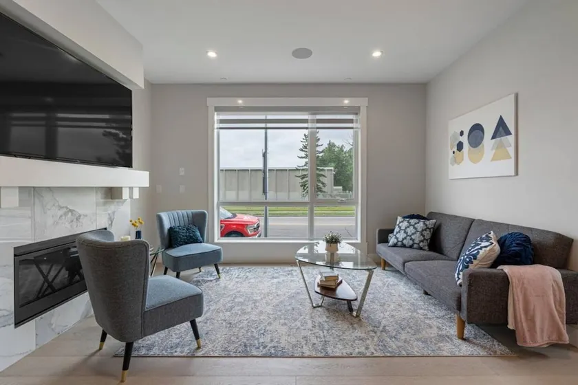 Modern 3Br Altadore Home, Near Downtown - Image 1