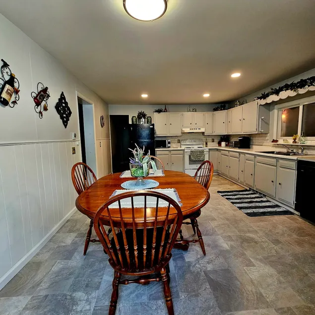 Private and plentiful in Hammondsport NY - Image 1