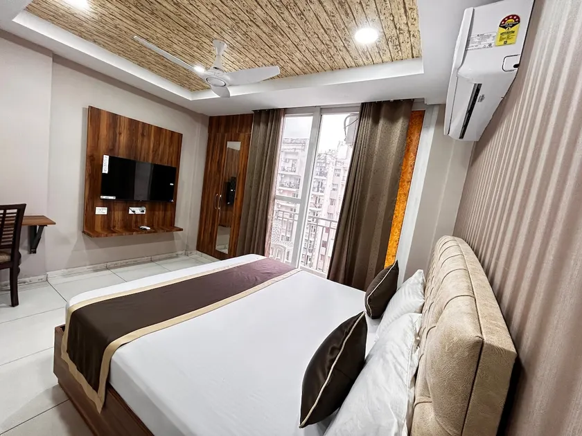 Royal Fantastic Sweet Apartment - Image 1