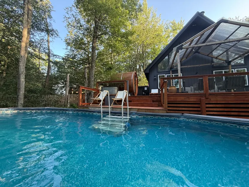 The | Kensington | Chalet - Image 1