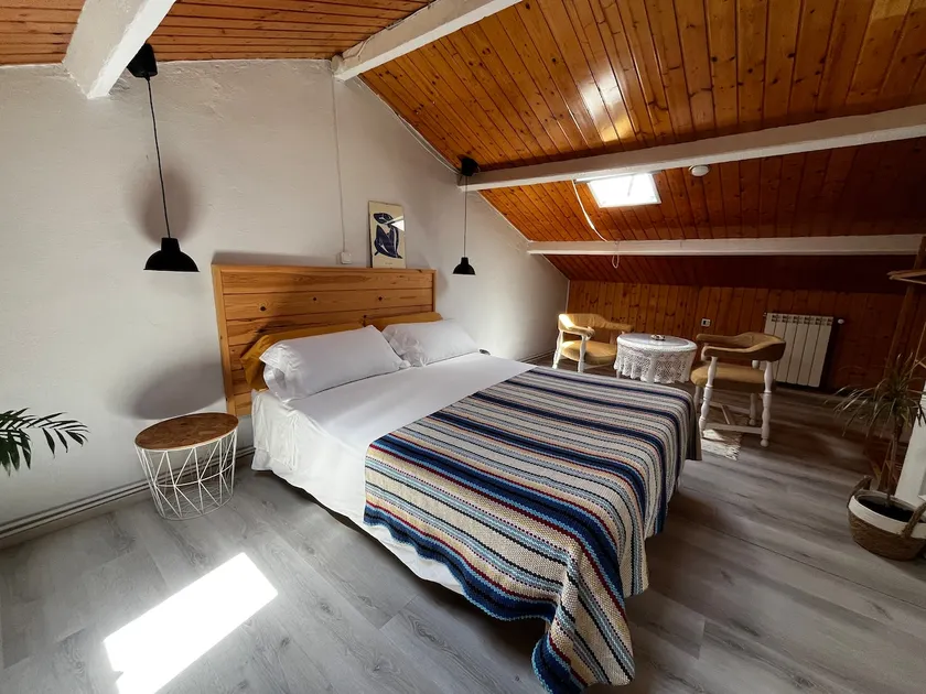 Wooden attic - Image 1