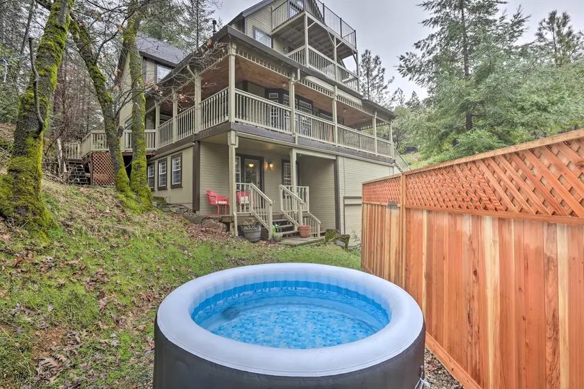 Family-Friendly 'Forest Cabin' w/ Hot Tub - Image 1