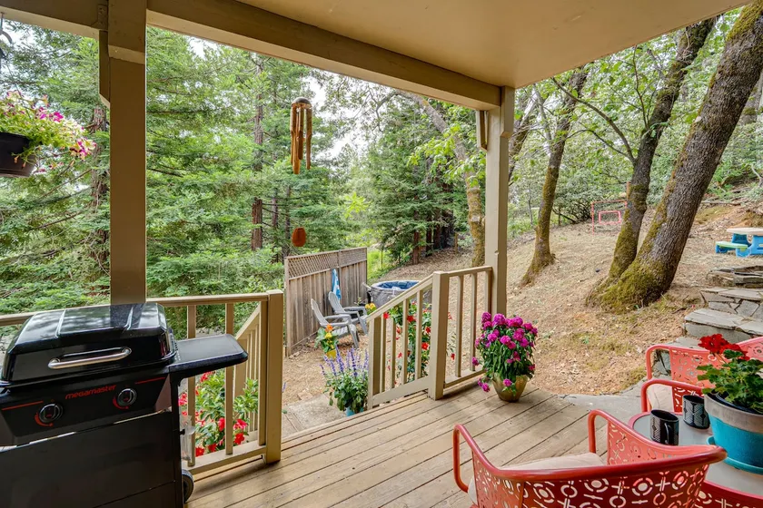 Peaceful Forested 2BR Suite w/ Private Hot Tub - Image 1