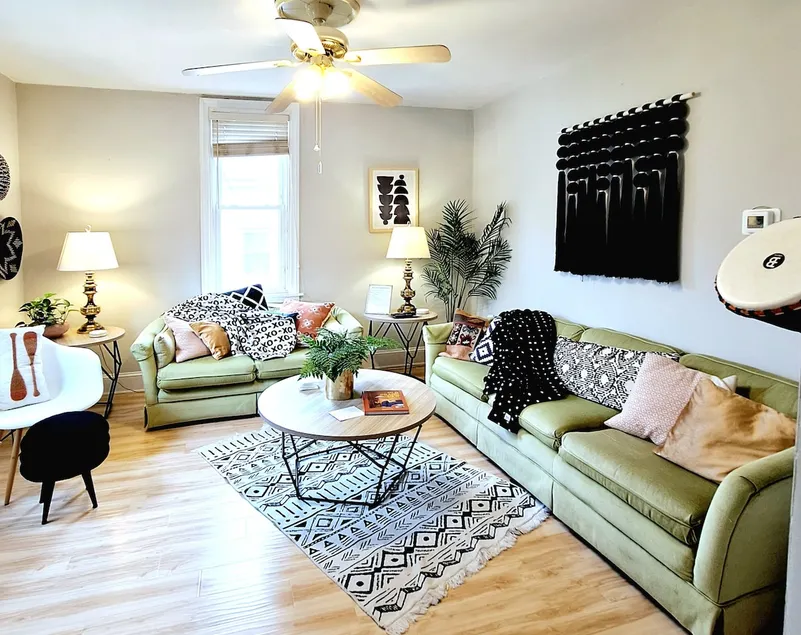 The Phoenixville bnb 15 min walk w/ driveway - Image 1