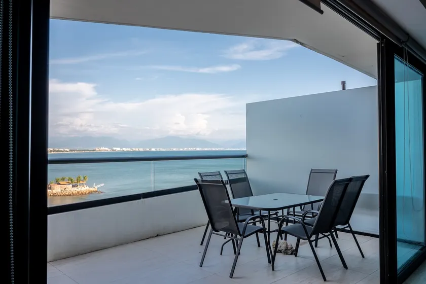 Condo in Bucerías Oceanfront Narval Norte - Image 1