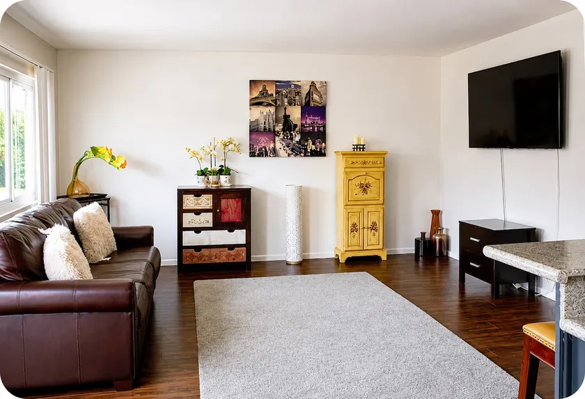 Entire Apartment near SoFi with parking - Image 1