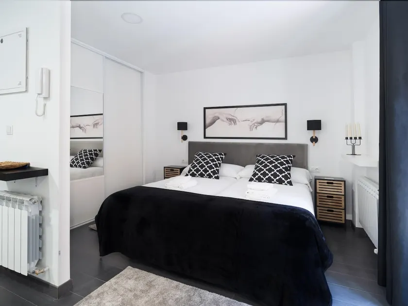 Housingleón - Five Rooms - Image 1