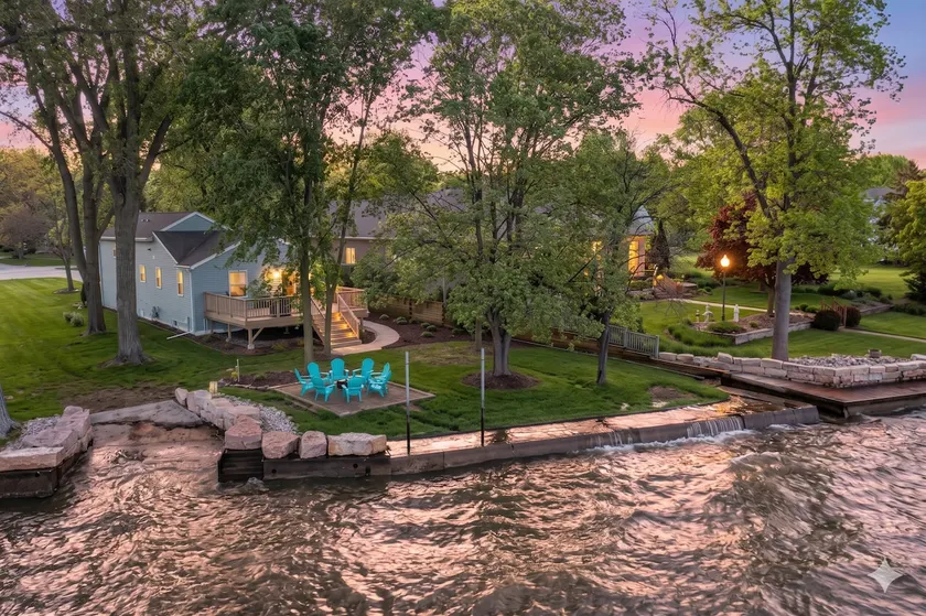 Waterfront Haven! Kayaks Included w/Hot Tub - Image 1