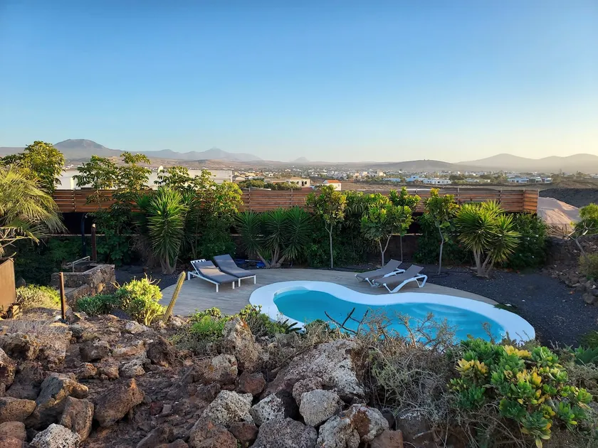 Fully equipped villa for 6 to 8 people in Lajares - Image 1