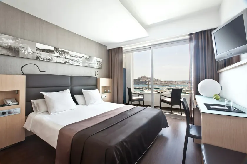 Frontal Sea View Deluxe Room at Hotel OD Ocean Dri - Image 1