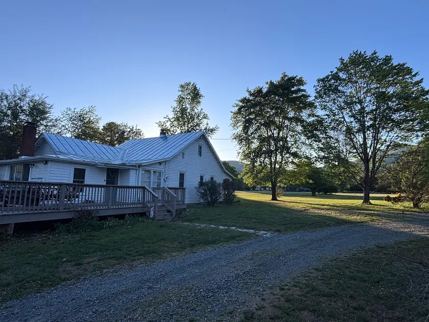 “Small” House/Peaceful/Brewery/Hike/Winery/River - Image 1