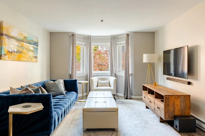 Stylish Capitol Hill Condo - 99 Walkscore! - Image 1