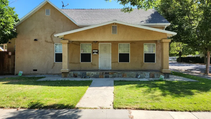 Comfortable Luxury Home in Stockton - Image 1