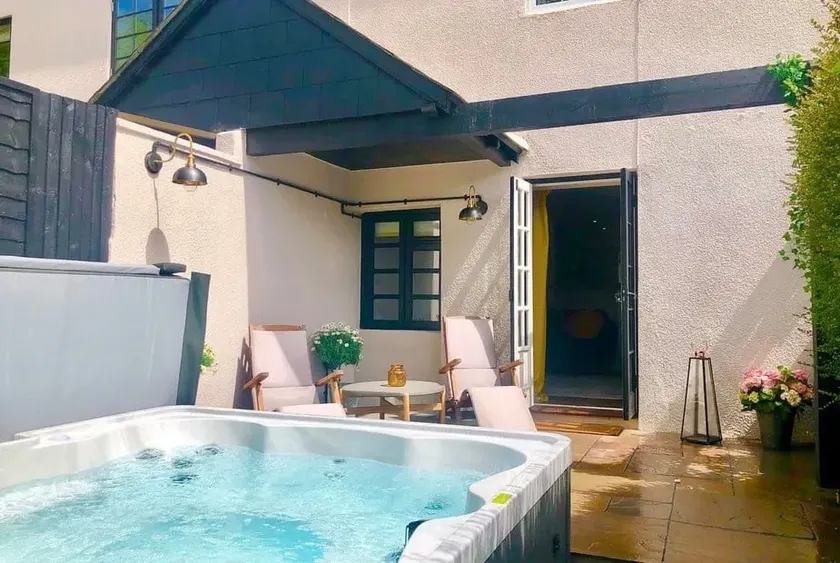 Lemon Cottage - hot tub nr Dartmoor National Park - Image 1