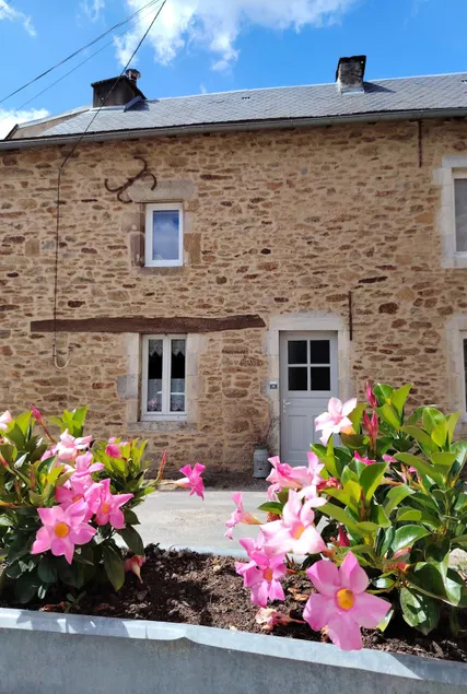 La Maison des Rosiers - Image 1