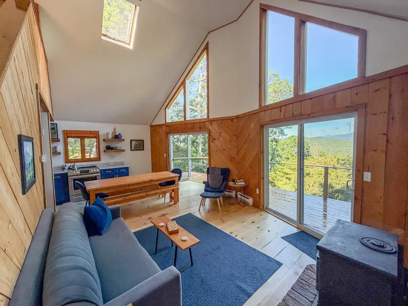 Summer Fun & Sunsets NH White Mountains Chalet - Image 1