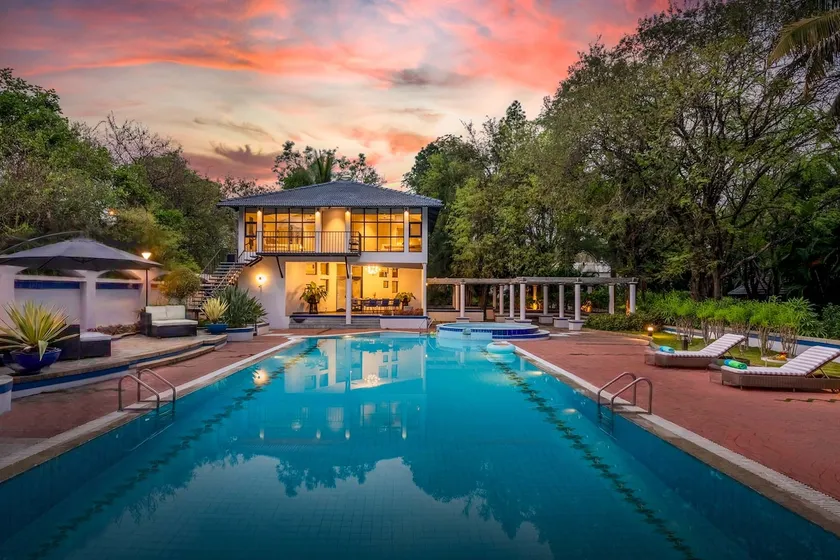 Luxury 2BR Villa w/Pool/Breakfast & Golf Bangalore - Image 1