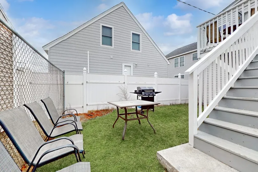 Cute 2BR Near Beach 2nd-Floor | Deck - Image 1