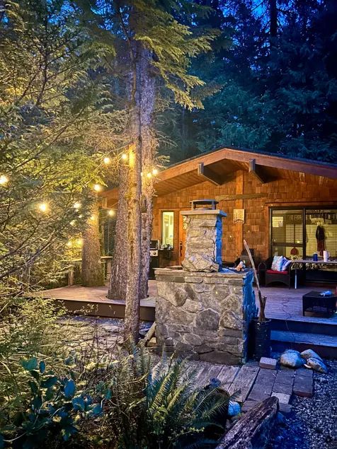 Twin Tree Cabin in Port Renfrew - Image 1