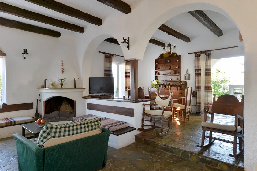 Vasilaras Hotel - Image 1