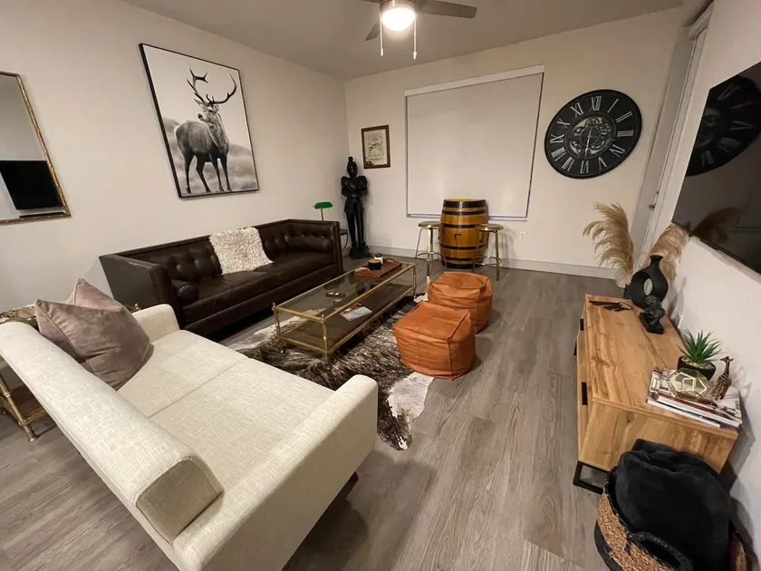 Spacious King Bed•Full Bath•Condo•OC PRIME - Image 1