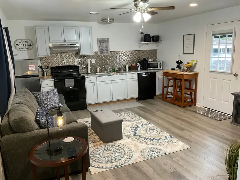 Janie’s cottage - Image 1