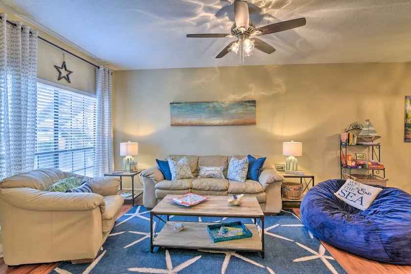 < 1 Mi to Stewart Beach: Gem in East End Galveston - Image 1