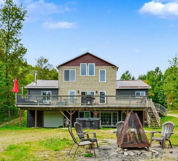 Peaceful 4 bedroom waterfront cottage CITQ#312542 - Image 1