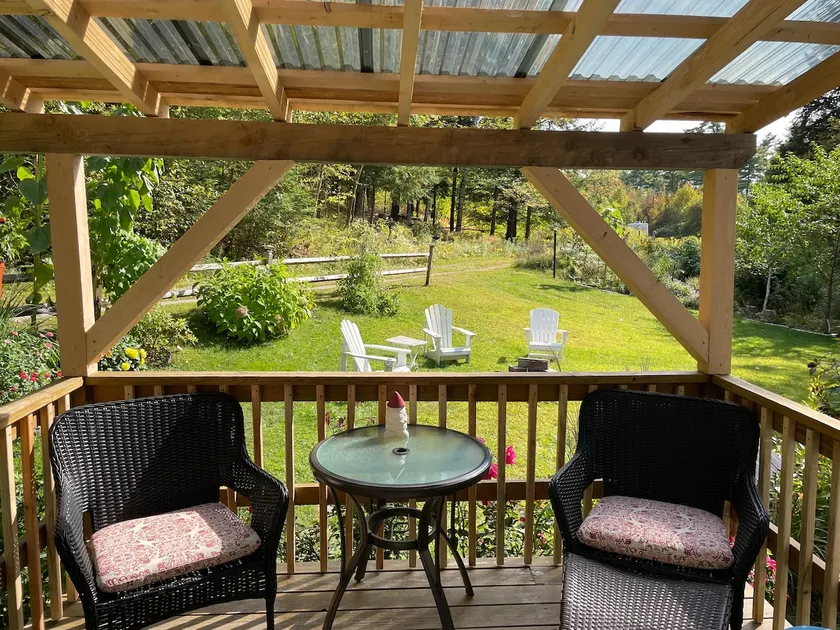 Sunny Side Airbnb (dog friendly) - Image 1